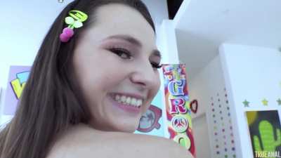 189 Year Old Anal Gaping Pro