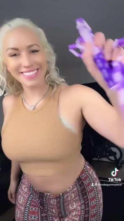 Look at that thang jump🍑😍