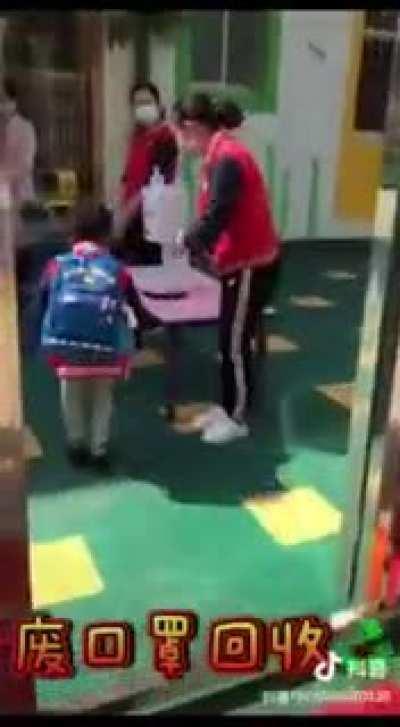 bizdeki toplumsal bagisiklik genc yastan