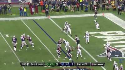 [2014 Week 7] Tom Brady throws 2 TDs to Shane Vereen against the Jets