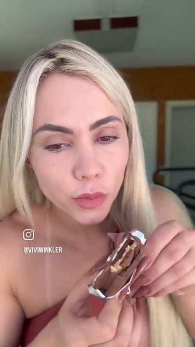 I wish I was the cookie 🍑 