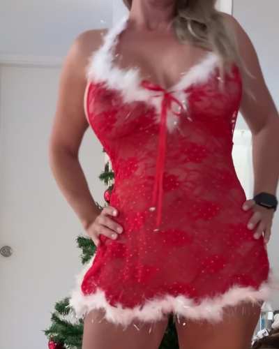 Celebrating a Christmas 🎄 party 🥳 tonight ✨