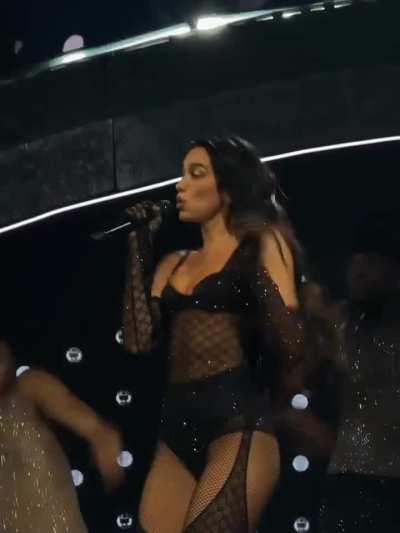 'Los Angeles!!! Thank you for 4 beautiful nights in your city! I've loved every single moment' - IG October 2025