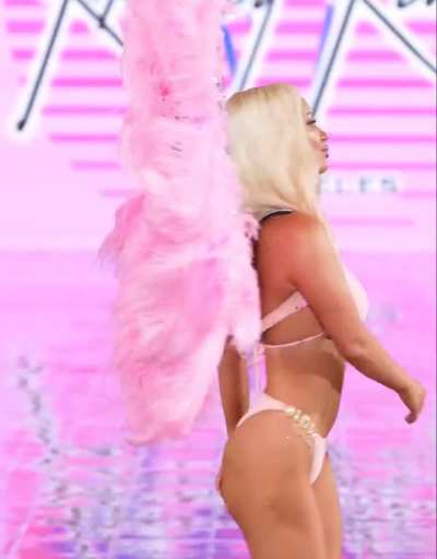 Isabella Lambourne - Krissy King, Los Angeles Fashion Week 2024