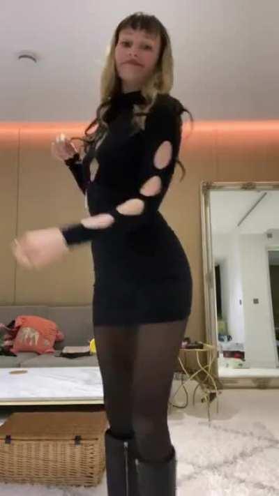 Looking so sexy with slight pokies.