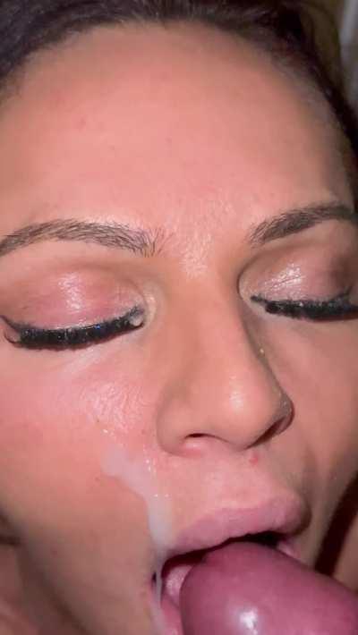 Spray me!!🍆💦💦😋