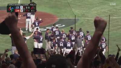 [Highlight] Martin Muzik blasts a 3-run homer to give the Czech Republic a 7-5 lead in the top of the 9th