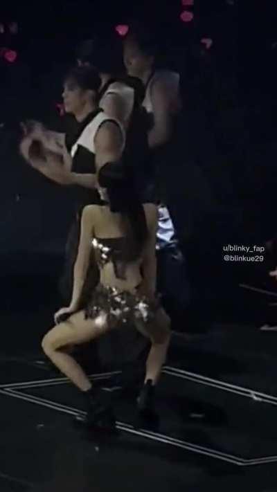 These angles are killing me especially the first one ð¥µð¥µ I compiled every possible angles I could find of her twerks in Amsterdam