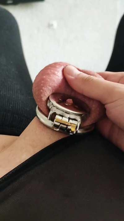 Meanwhile, my friends from university are fucking pretty girls at a party🥺👍🏻 I just dream being controlled and used as a blowjob slut👄