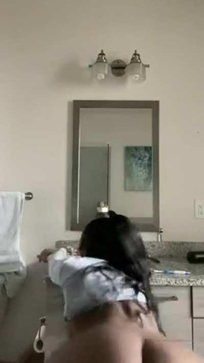 Can anyone who may know who this is lemme know