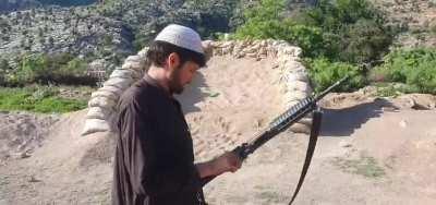Another strange rifle being tested in Pakistan
