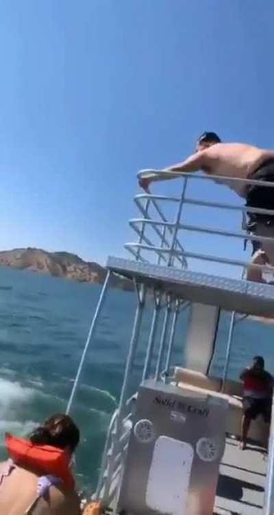 Come on big guy, you can do it