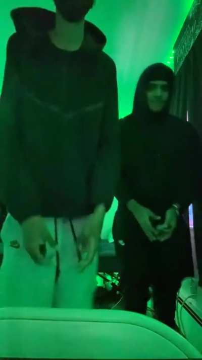 KAS0 (🎱/🍍🎩🤟)TRILLER