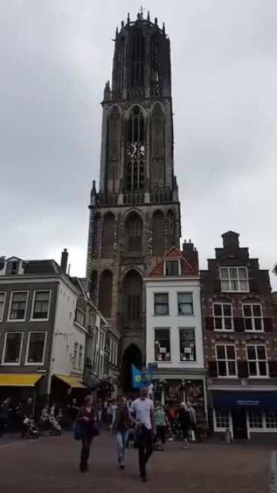 Church playing linkin park