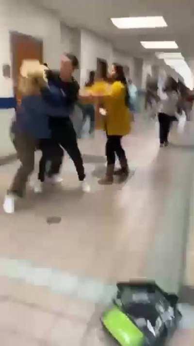 (Not my video) Another fight at ridge over a vape🤨