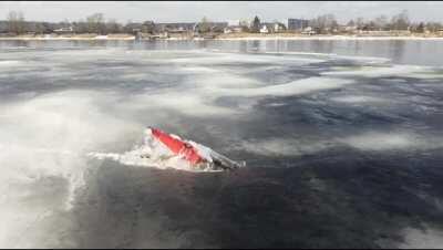 An epic battle on the Neva of a buoy and ice. Battle on the Ice