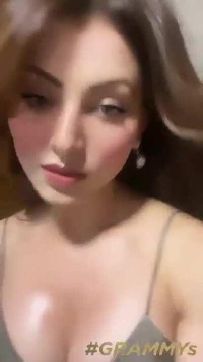 Urvashi Rautela exposing her flesh