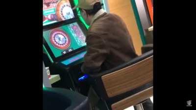 Man loses it playing roulette