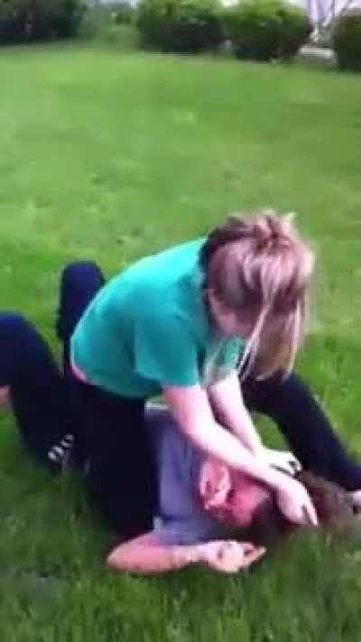 Front Yard Girl Fight