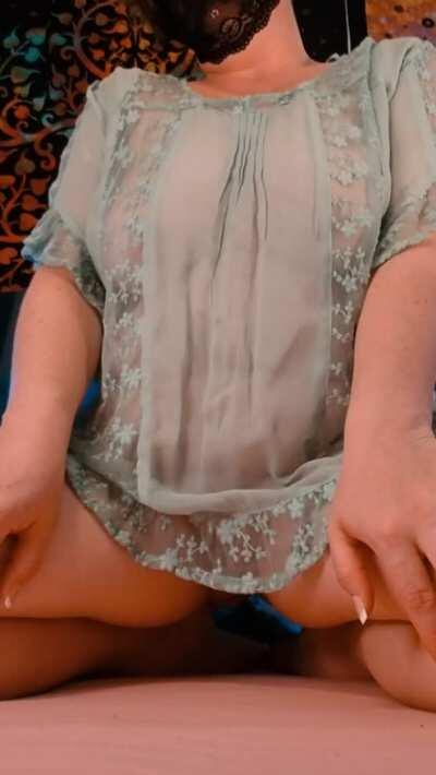 Just a little peek 😋