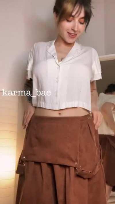 Just casually transforming from a cutie to a hottie😛