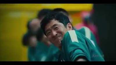 Squid Game 👎🏻👎🏻👎🏻; Kałamarnico-gra: 👍🏻👍🏻👍🏻