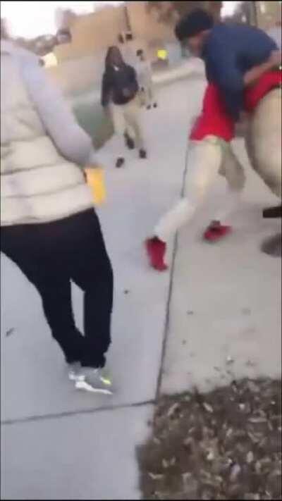 Lil niggas out here trippin in front of his moms doe 🤣🤣🤦🏾‍♂️