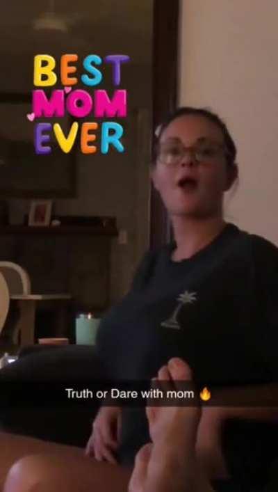 Truth or dare whit hot mom 🔥