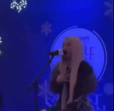 She has the voice of an angel 😍