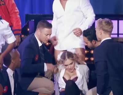 Kate Upton as Britney Spears 