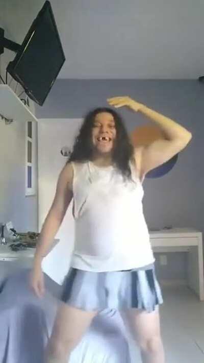 Bluzao dancando passando na sua time line