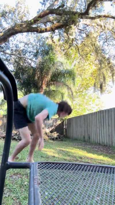 Trying to do cheat gainer can’t turn much lmaoo I need a foam pit or a gym with a springy floor and crash mats lmaoo