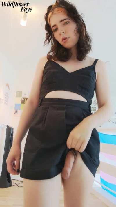 I'm a simple girl: I catch a guy looking at my bulge and I just have to tease him😘