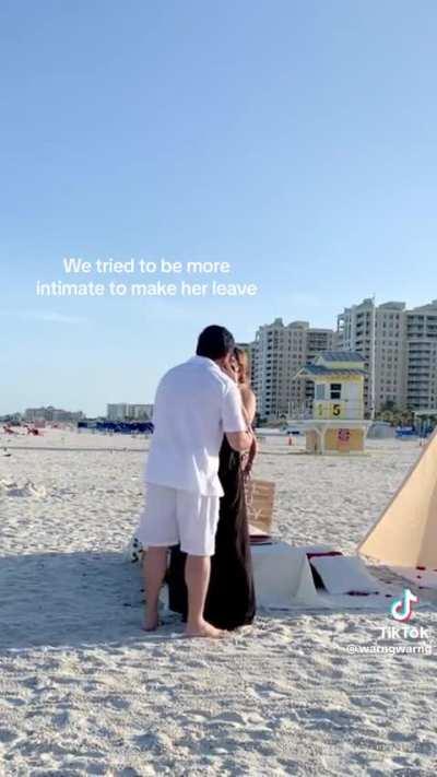 Muffintop Madge inserts herself into a stranger’s proposal