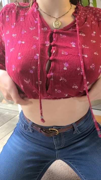 can I be your early Christmas gift 🎁? 18f