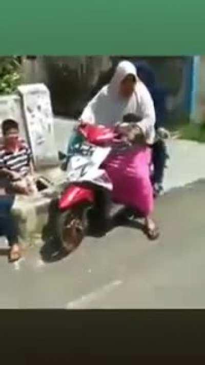 weakest mom in indonesia