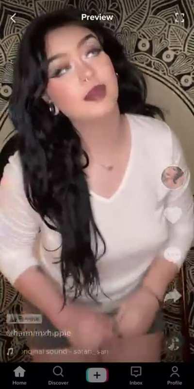 I hate this video with a passion but there's a pussy flash for yall