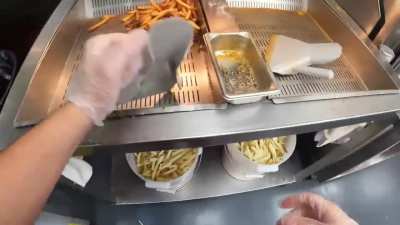 What do you think of how often this Five Guys employee changes his gloves? Is this normal?