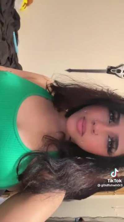 Zoomed nipple Foopahh