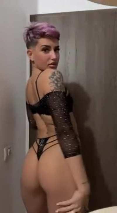 My parents told me not to show my boobs online.. Fuck it here it is 🙈 link in the comments