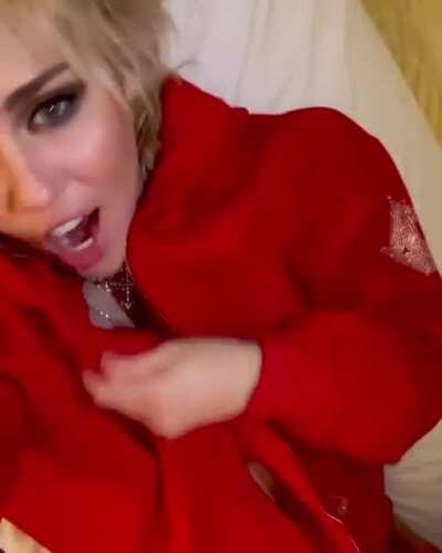 She fucking loves to tease.