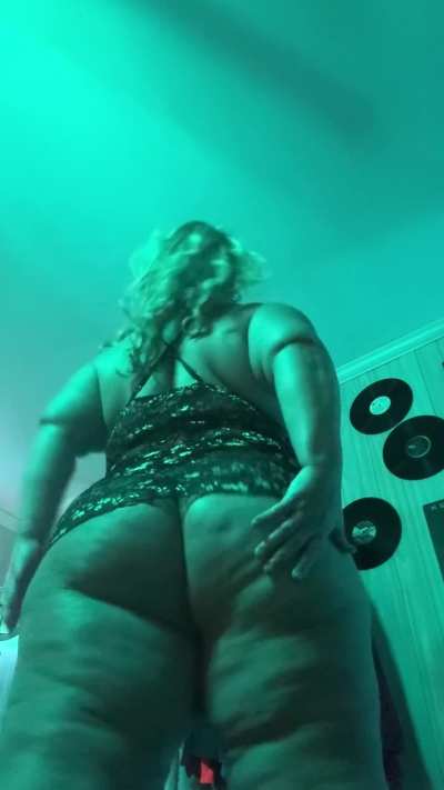 drop a ❤️ and I'll send u nudes