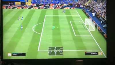 See what FIFA does when it decides to give a goal at any cost 😅