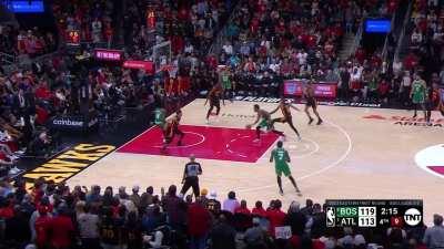 [Highlight] Tatum throws it down off Horford's miss to put the Celtics up eight!