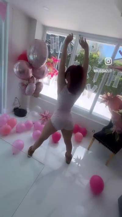 Tatiana (@Russia2lit)