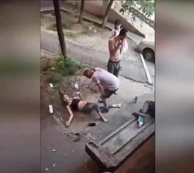 [LFO] Good Samaritan in Russia Attempts to Catch a Woman Falling From a Building With His…Backpack