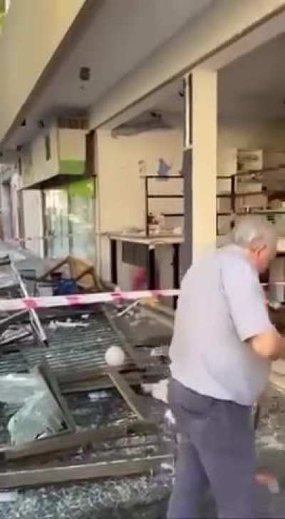 Por un desperfecto en una cafetera explotó un local en CABA: Charmander esta bien por suerte.