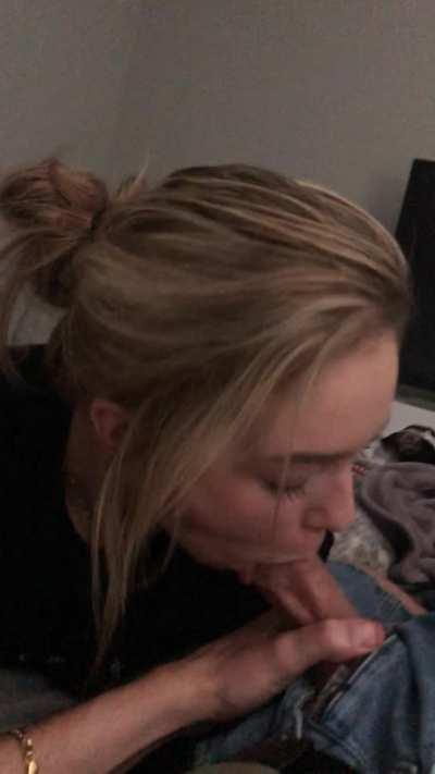 She loves a good blowjob