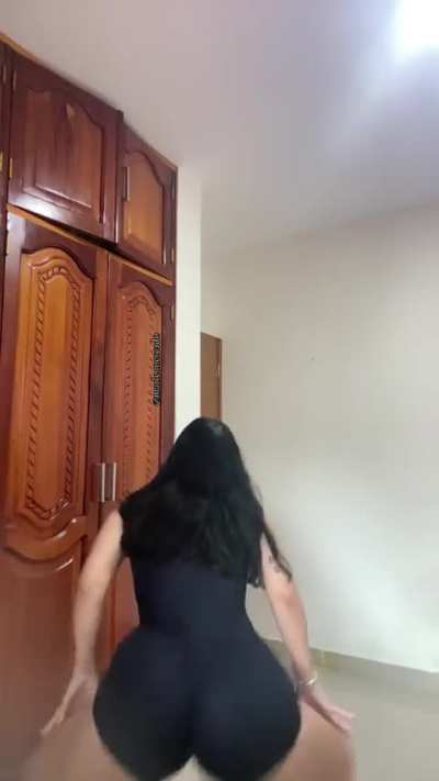 Latina rebolando a rabeta - Marleny Mercado