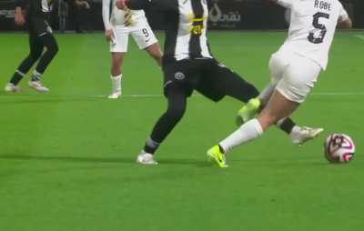 Leighanne Robe - Footballer

